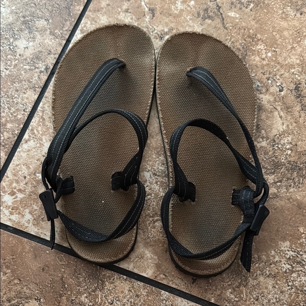 Used Earthrunners size 8.5